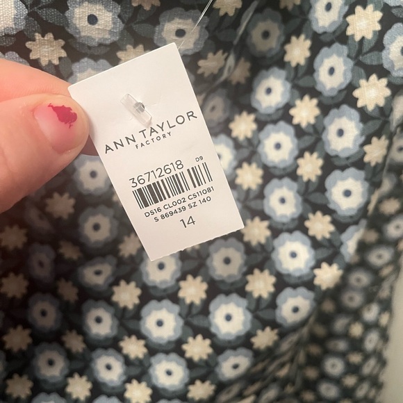 Ann Taylor NWT Sleeveless Green and Blue Floral Print Shift Dress Size 14 - Picture 6 of 7